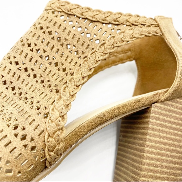 Fergie Sand Parker Open Toe 3 inch Heel Sandal Sz9 - Picture 8 of 9